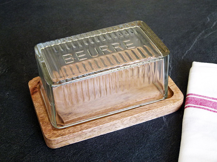 beurrier_antic_line_SEB15958.jpg Beurrier en verre et socle en bois déco campagne Antic Line – Image 1