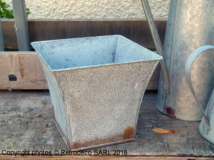 cache-pot_tobs_24260.jpg Cache-pot carré zinc forme évasé déco campagne Tobs – Image 1