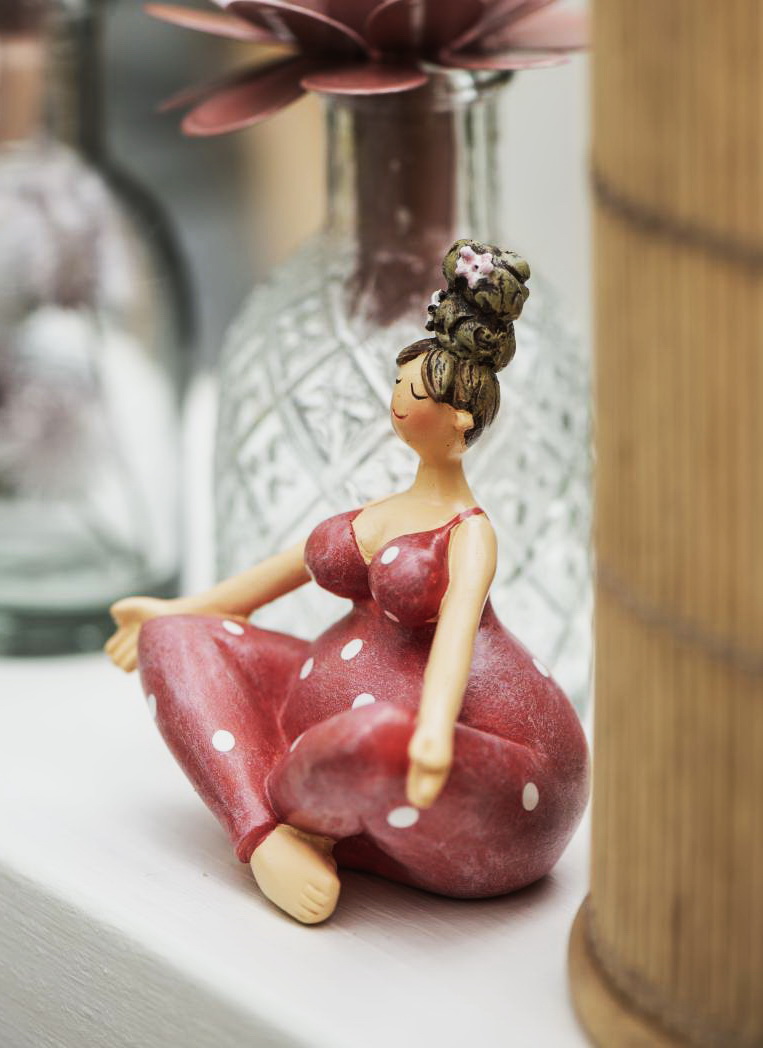 figurine_yoga_ib_laursen_2754-99_1.jpg Figurine femme en position de Yoga tailleur Ib Laursen – Image 1