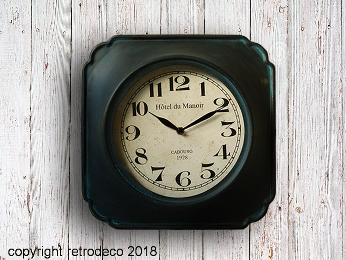 horloge_deco_brocante_antic_line_SEB16579_1.jpg Horloge métal Hôtel du Manoir déco brocante Antic Line – Image 1