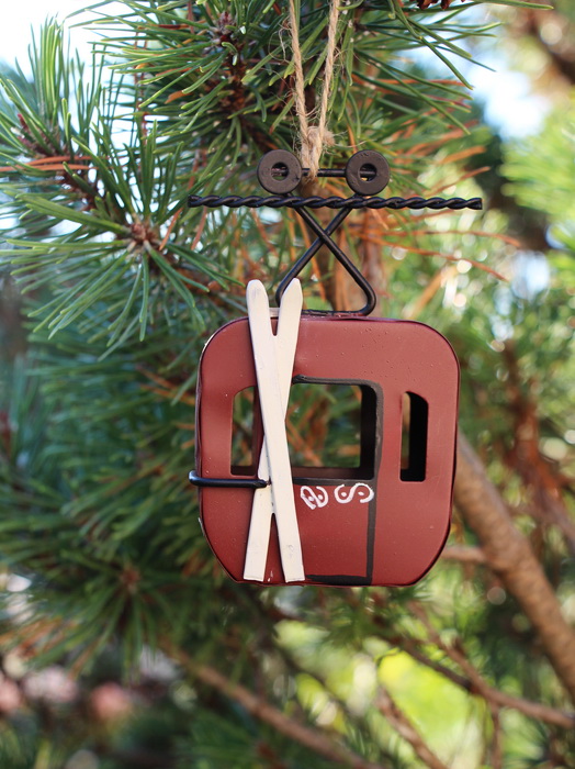deco_noel_chehoma_20226.jpg Suspension téléphérique rouge déco noël Chehoma – Image 1