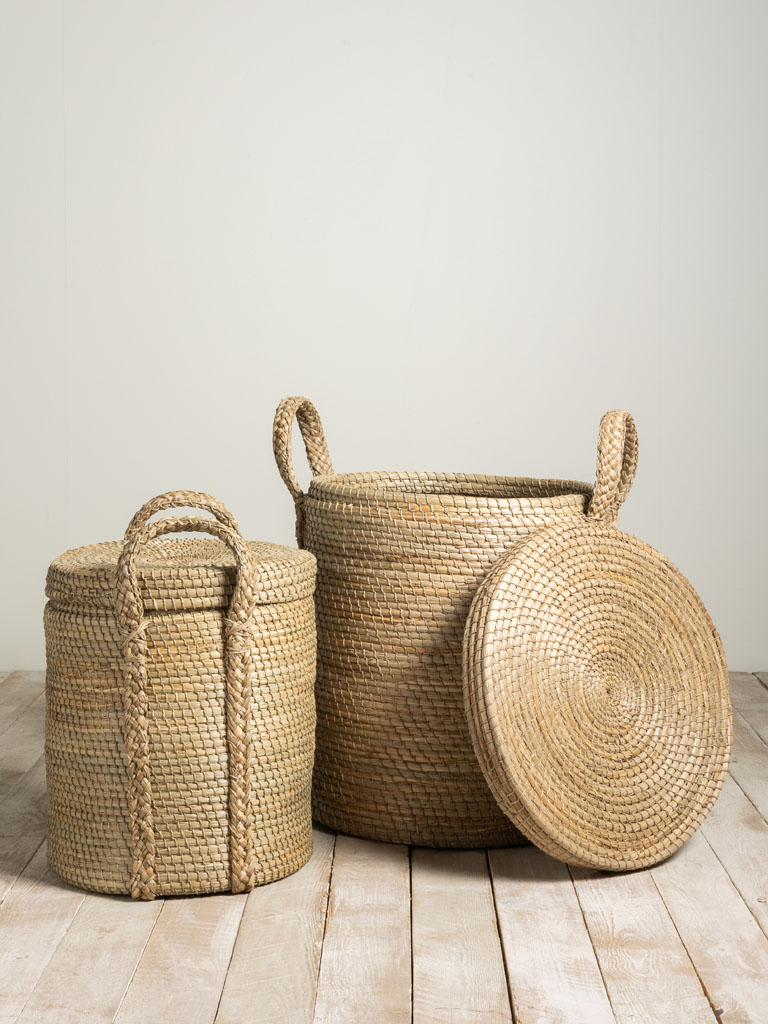 paniers-couvercles-Kika-chehoma-31574.jpg Set de 2 grands paniers ronds Kika Chehoma – Image 1