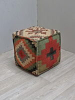 Pouf carré en tissu kilim déco ethnique chic Chehoma