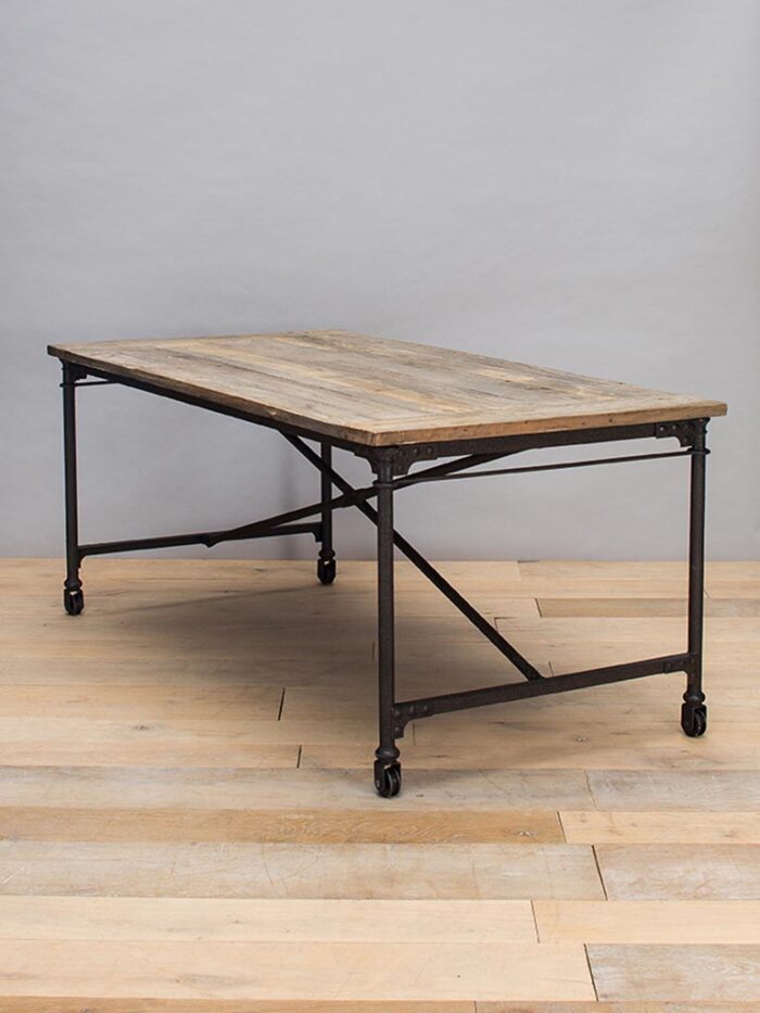 Table tapissier 183cm Chehoma