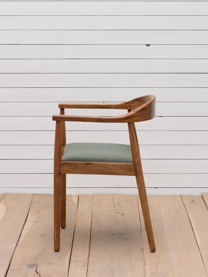 Chaise à accoudoirs acacia Kenzie – Image 2