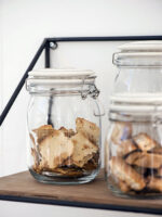 Etagère murale triangle bois et métal Ib Laursen – Image 2