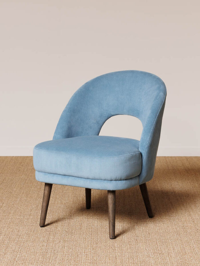 Fauteuil côtelé bleu clair Cyrus Chehoma – Image 1