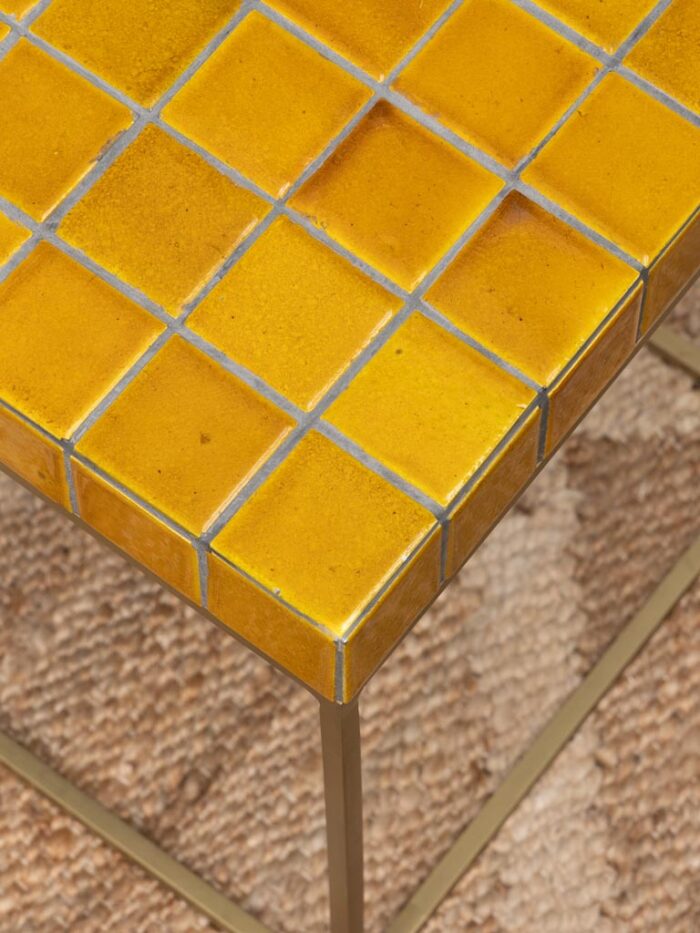 Table d'appoint jaune Coimbra Chehoma – Image 2