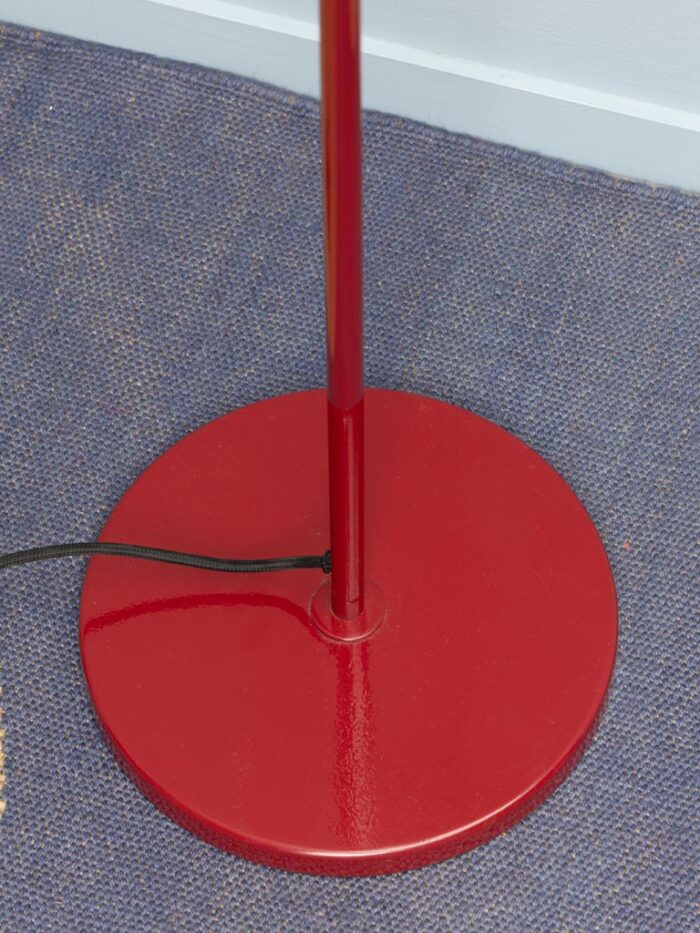 Lampe sur pied rouge Baltimore Chehoma – Image 4