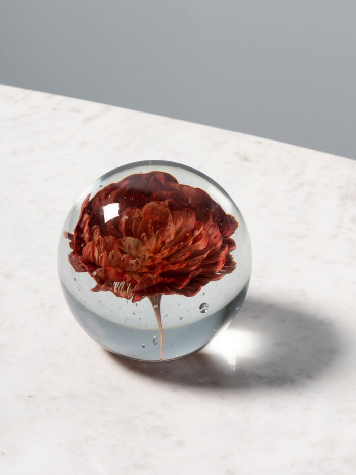Presse papier fleur rouge Chehoma – Image 1