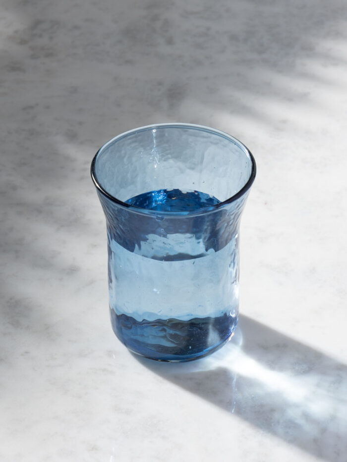 Verre martelé bleu évasé Verano Chehoma – Image 1
