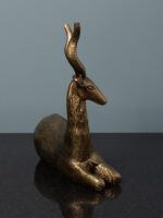 Gazelle couchée patine dorée – Image 2