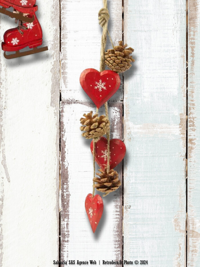 Guirlande Coeurs rouges Et Pommes de pin Antic Line