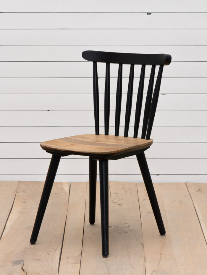Chaise noire Paulin Chehoma