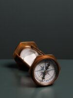 Sablier laiton et boussole – Image 2