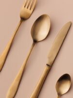 Set de 16 couverts pour 4 personnes finition rosée – Image 3