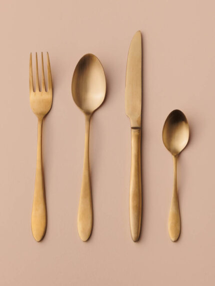 Set de 16 couverts pour 4 personnes finition rosée Chehoma