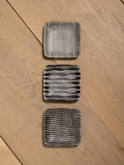 Set de 3 petites assiettes carrées Hakama Chehoma