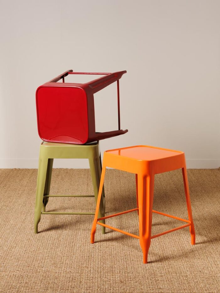 Tabouret bordeaux laqué Jammin – Image 4