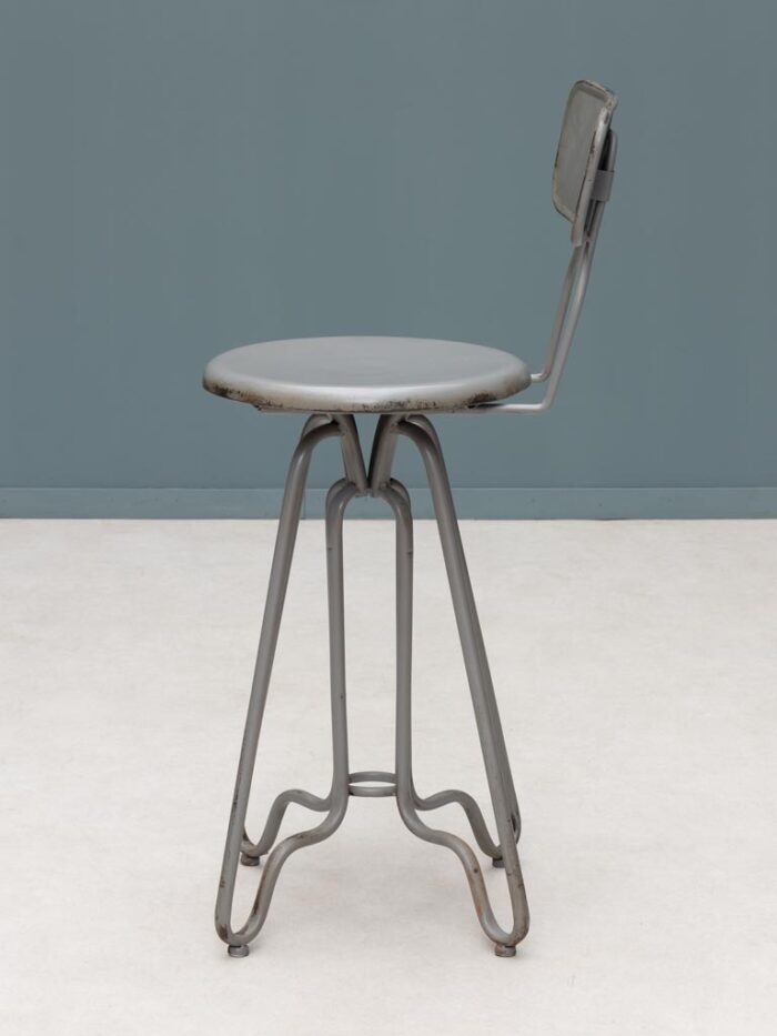 Chaise patine grise Valéry – Image 4