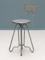 Chaise patine grise Valéry Chehoma