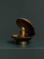 Lampe à poser coquillage doré Ariel Chehoma