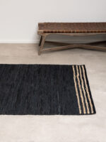 Tapis cuir et chanvre noir bord beiges Chehoma