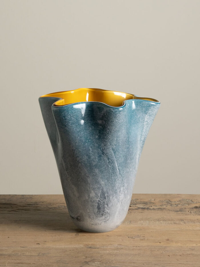 Vase en verre bleu intérieur orange – Image 2