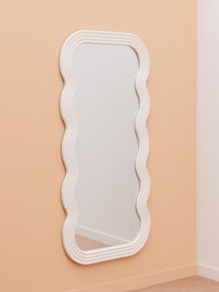 Grand miroir blanc ondulé Ziggy – Image 2