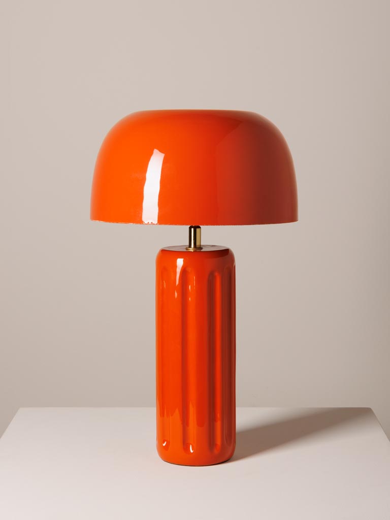 Lampe à poser laquée rouge Linda Chehoma