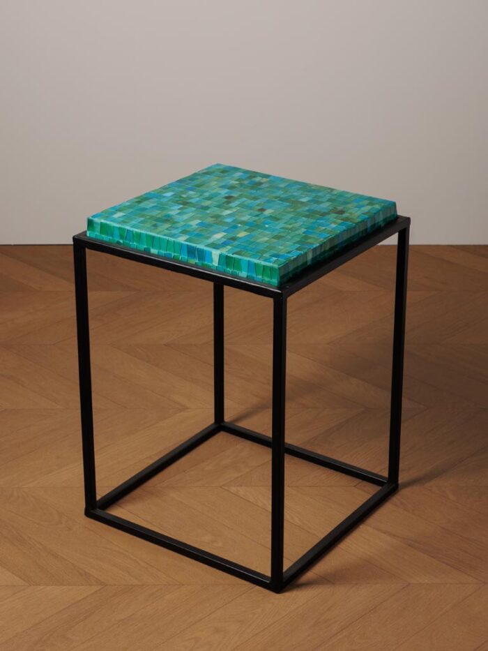 Table d'appoint mosaïque verte – Image 4