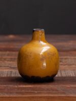Mini vase moutarde en céramique – Image 2