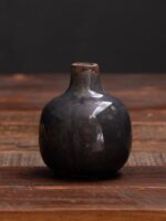 Mini vase noir en céramique – Image 3