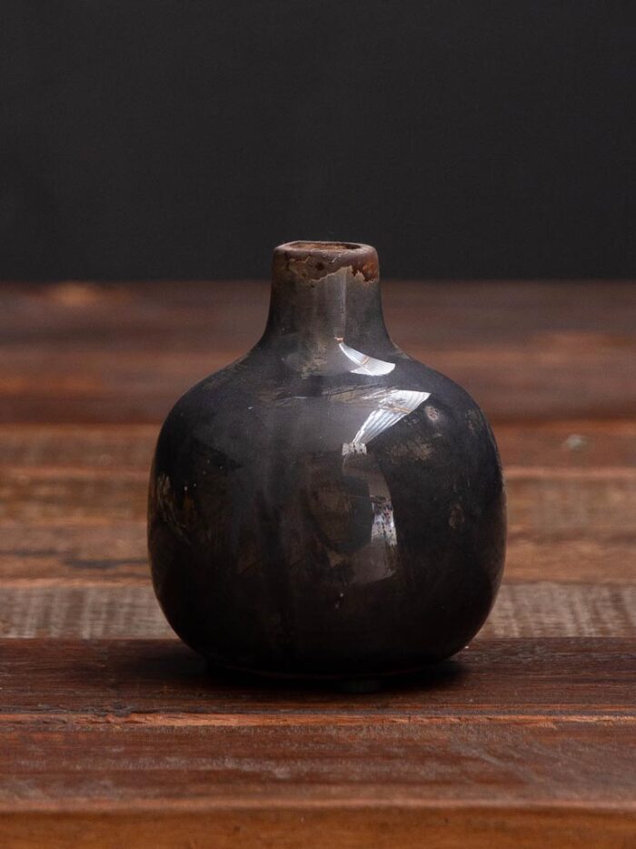 Mini vase noir en céramique – Image 3