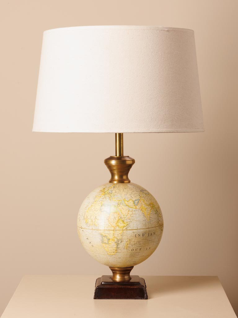 Lampe mappemonde sur base Cuir Chehoma