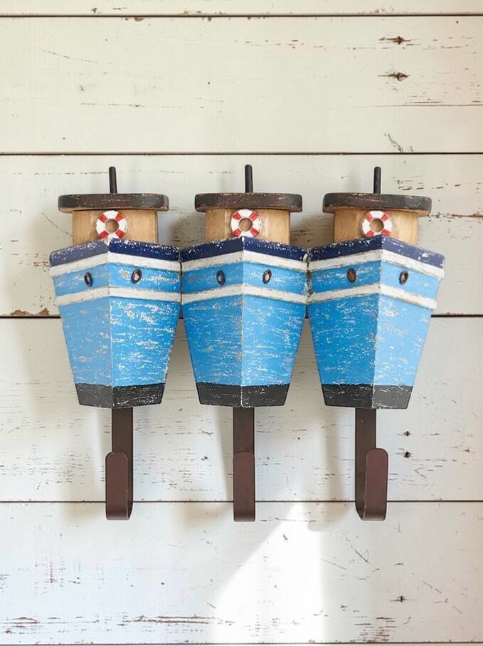 Perchero-de-3-perchas-barcos-de-madera-Batela-Deco-2024-188877672 Porte-manteau en bois à 3 crochets Bateau Batela